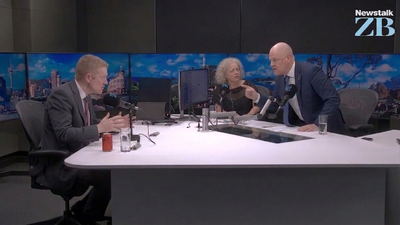 Sarah Chris Hipkins confronts Christopher Luxon on 7.30